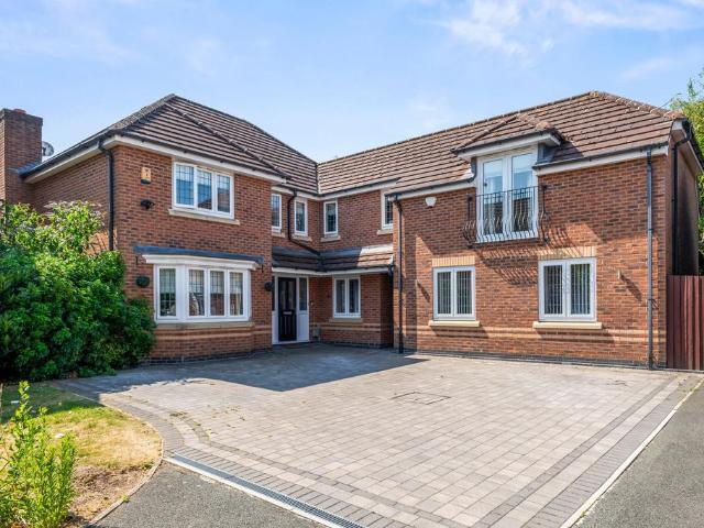 6 bedroom detached house for sale