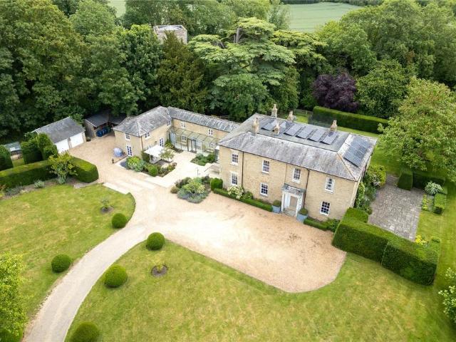 6 bedroom detached house for sale