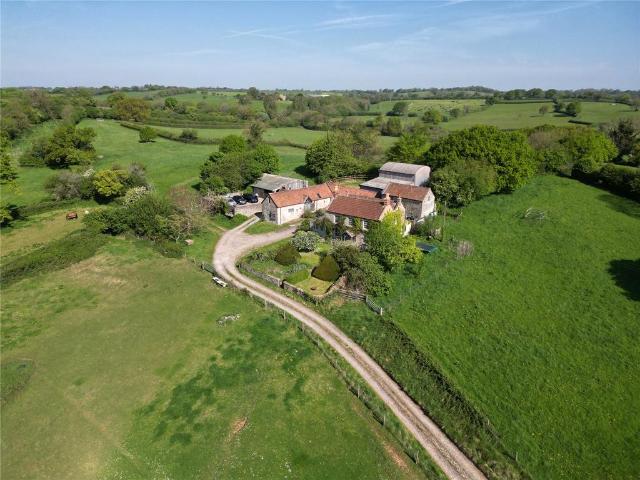 6 bedroom detached house for sale