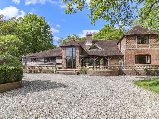6 bedroom detached house for sale