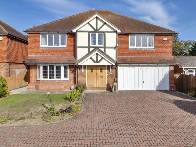 6 bedroom detached house for sale
