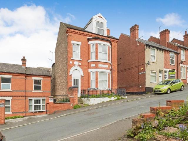 6 bedroom detached house for sale