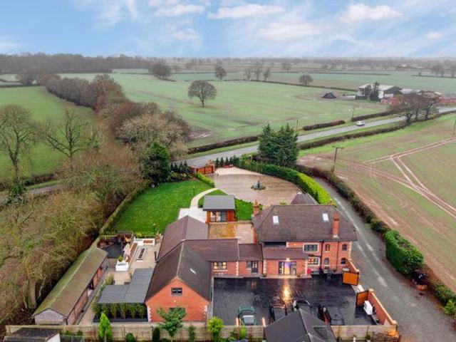 6 bedroom detached house for sale