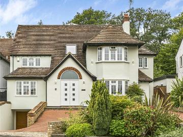 6 bedroom detached house for sale