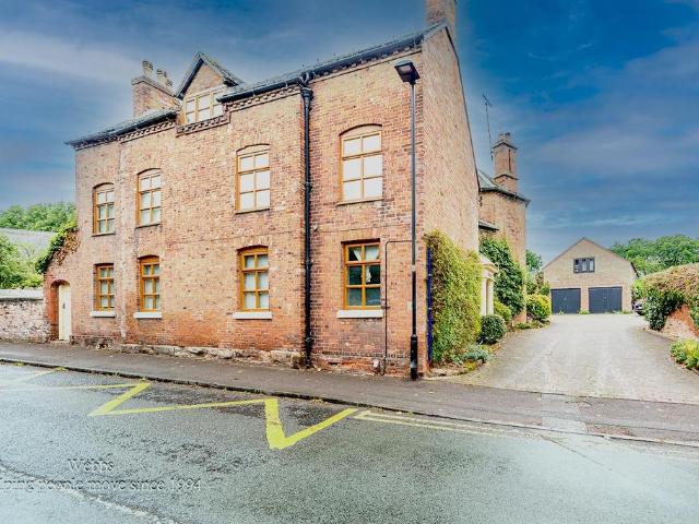 6 bedroom detached house for sale