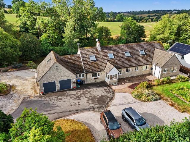 6 bedroom detached house for sale