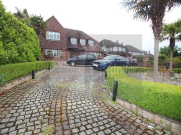 6 bedroom detached house for sale