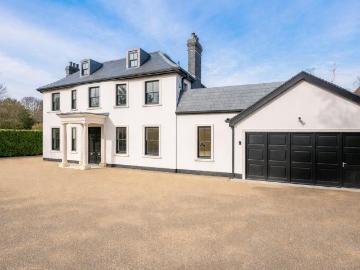 6 bedroom detached house for sale