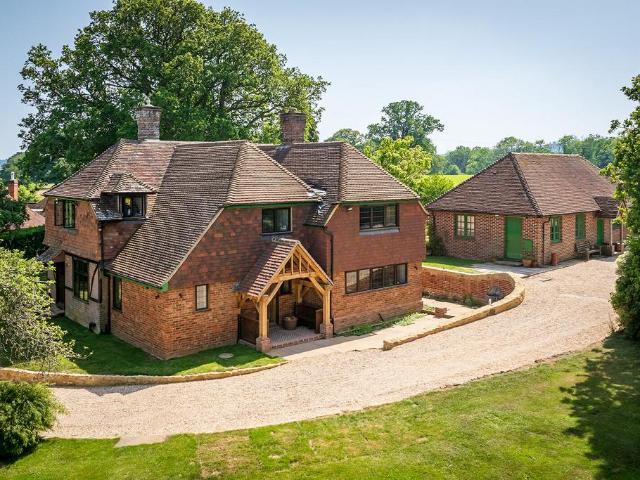 6 bedroom detached house for sale