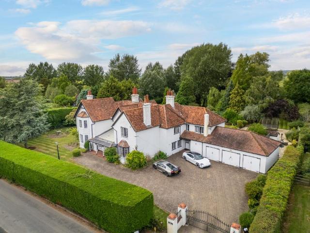 6 bedroom detached house for sale