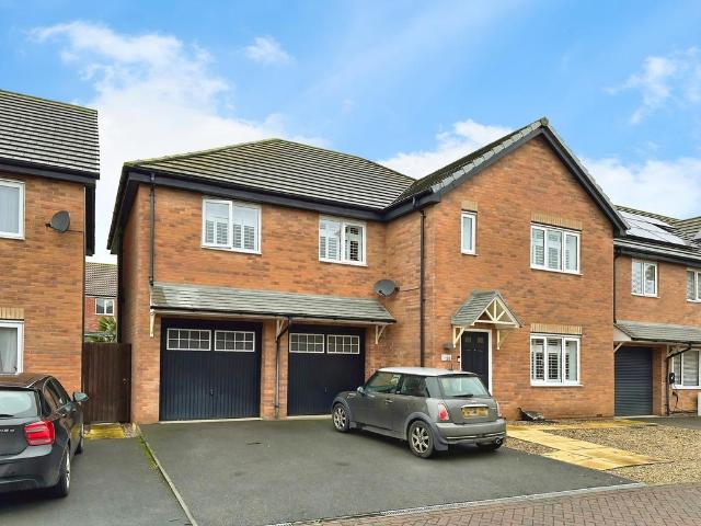 6 bedroom detached house for sale