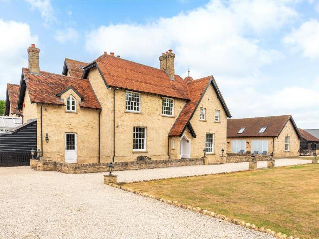 10 bedroom detached house for sale