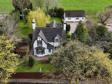 6 bedroom detached house for sale