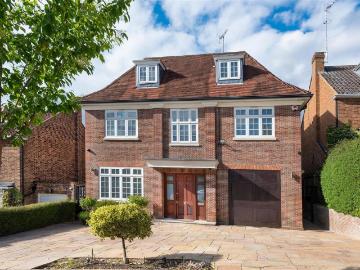 6 bedroom detached house for sale