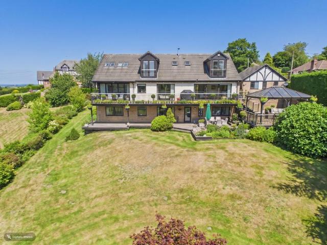 6 bedroom detached house for sale