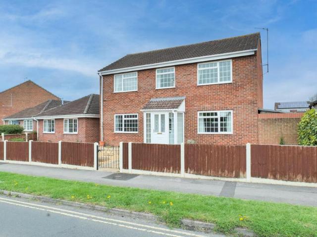 6 bedroom detached house for sale