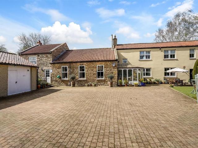 6 bedroom detached house for sale