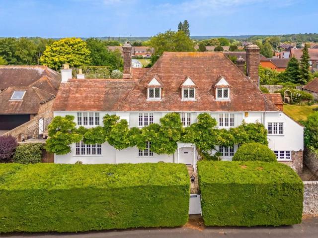 6 bedroom detached house for sale