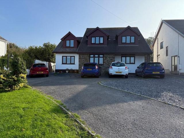 6 bedroom detached house for sale