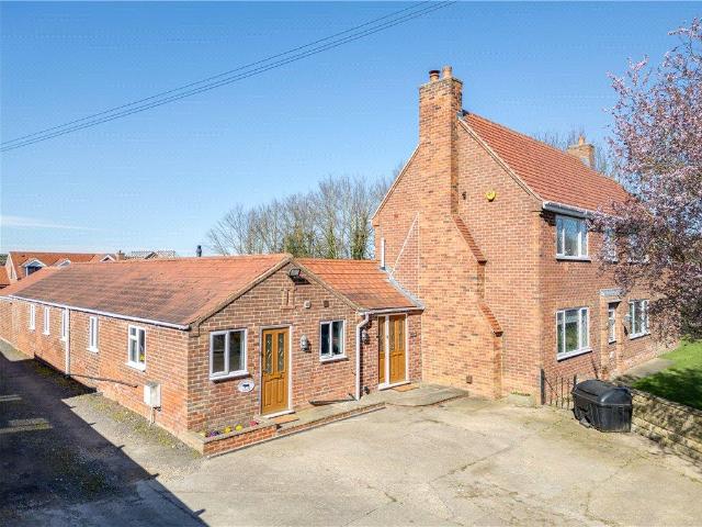 6 bedroom detached house for sale