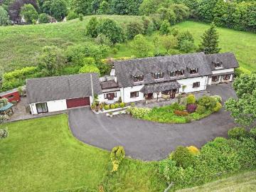 6 bedroom detached house for sale