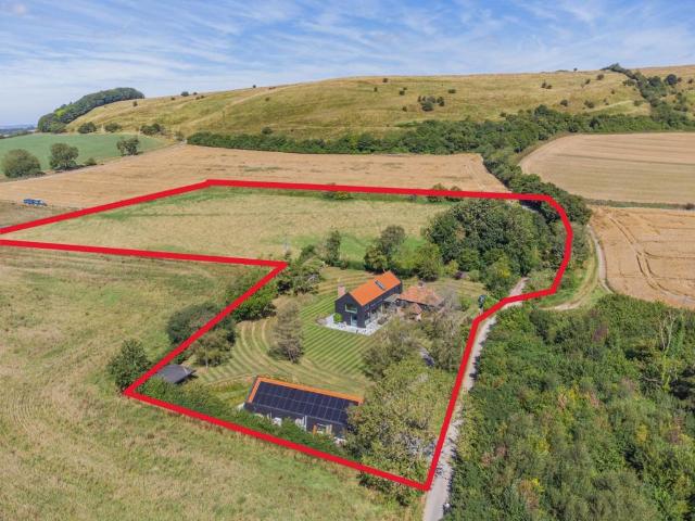 6 bedroom detached house for sale