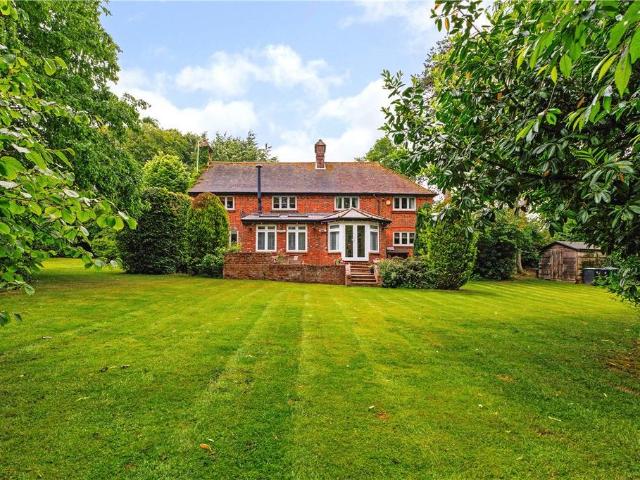 6 bedroom detached house for sale