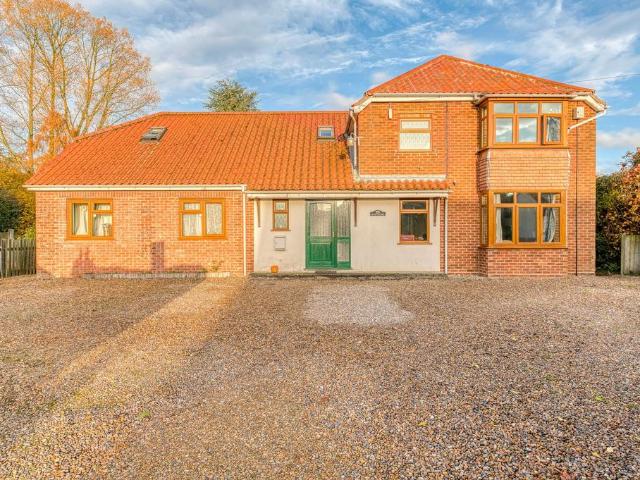 6 bedroom detached house for sale