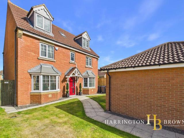 6 bedroom detached house for sale