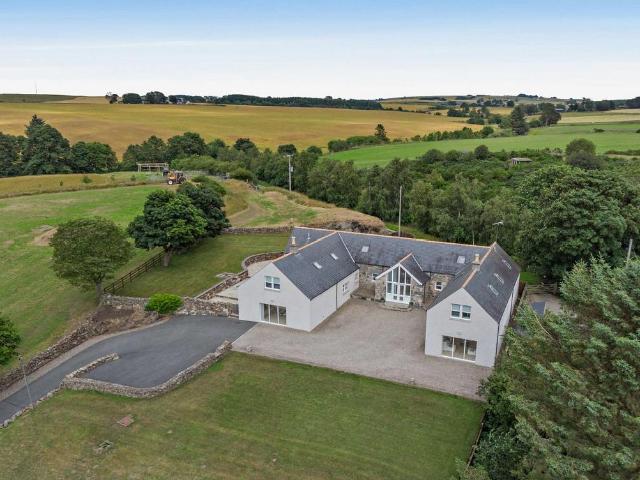 6 bedroom detached house for sale
