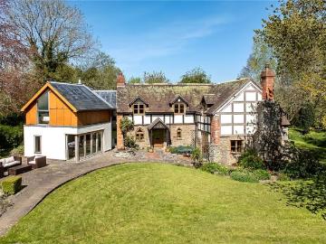 6 bedroom detached house for sale