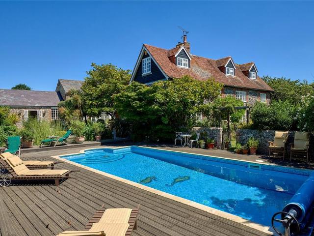 8 bedroom detached house for sale
