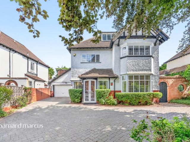 6 bedroom detached house for sale