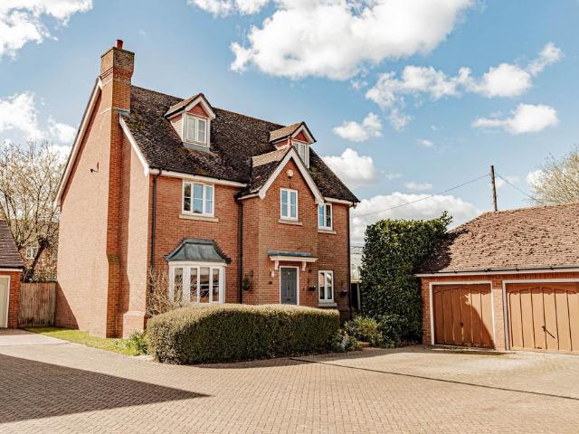 6 bedroom detached house for sale