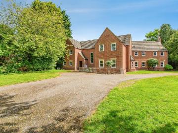 6 bedroom detached house for sale