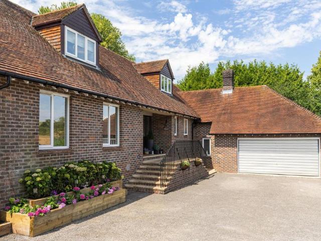 6 bedroom detached house for sale