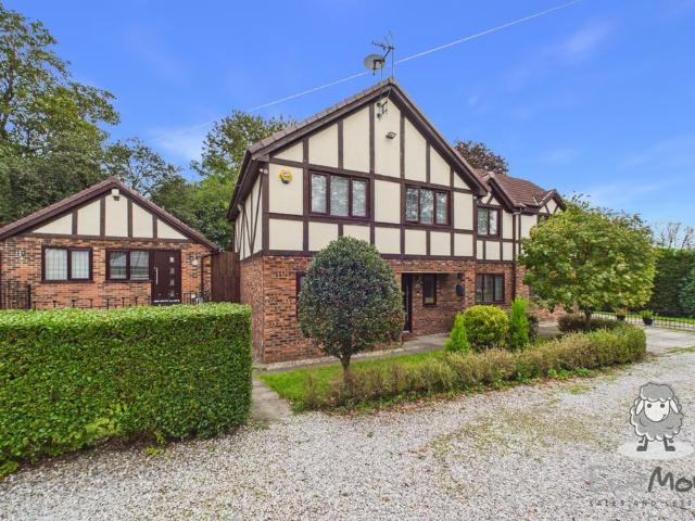 6 bedroom detached house for sale