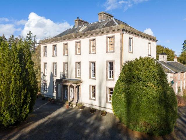 6 bedroom detached house for sale