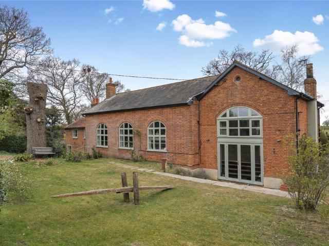6 bedroom detached house for sale