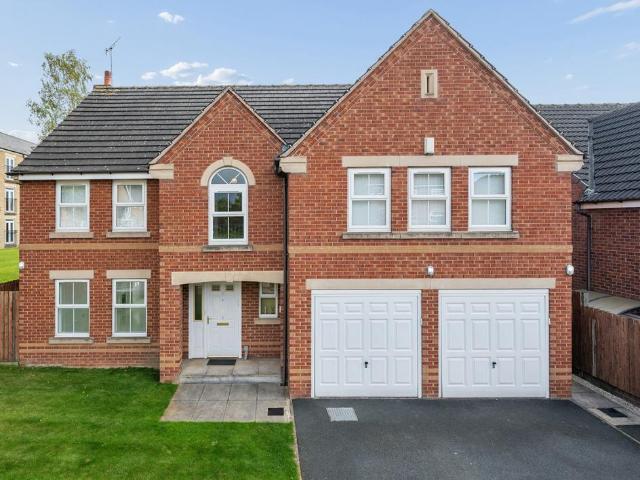 6 bedroom detached house for sale