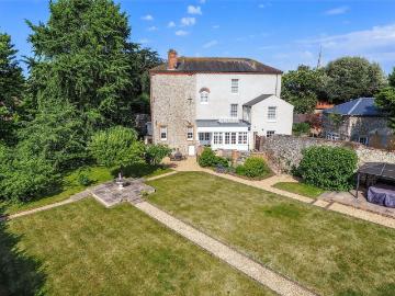 6 bedroom detached house for sale