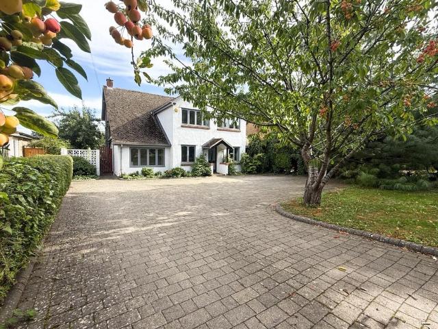 6 bedroom detached house for sale