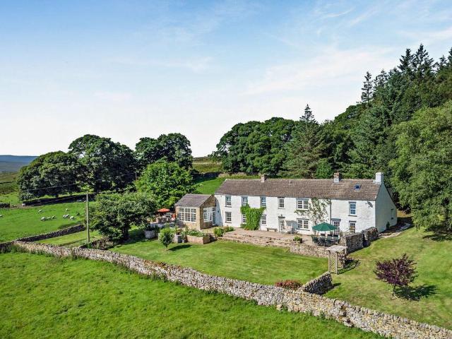 6 bedroom detached house for sale