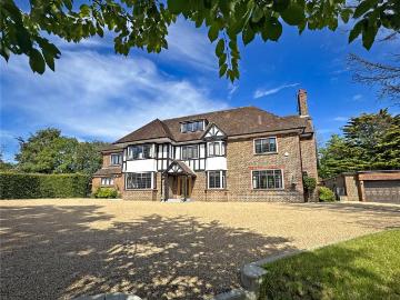 6 bedroom detached house for sale