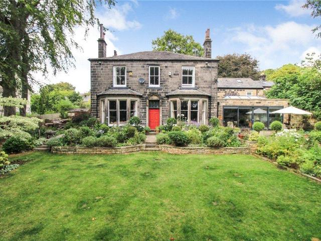 6 bedroom detached house for sale
