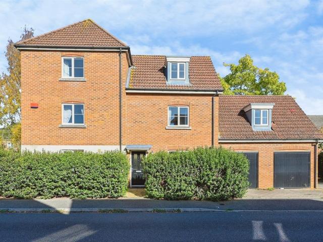 6 bedroom detached house for sale
