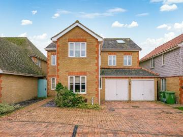 6 bedroom detached house for sale