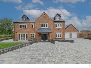 6 bedroom detached house for sale