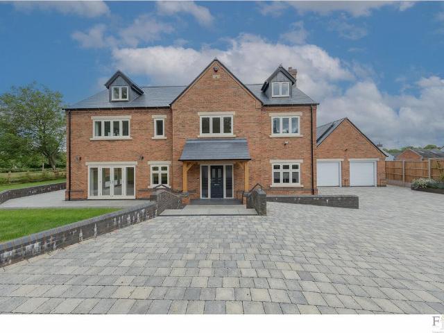 6 bedroom detached house for sale