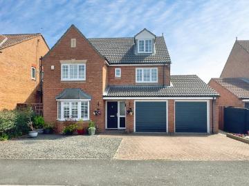6 bedroom detached house for sale